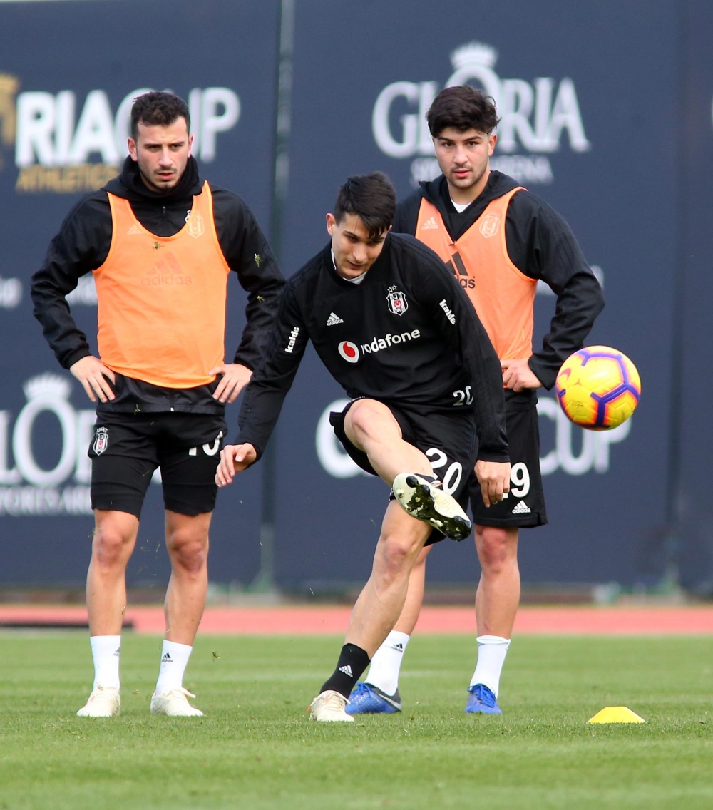 Beşiktaş'ın yeni transferi Mirin ilk antrenmana çıktı - Görsel 32