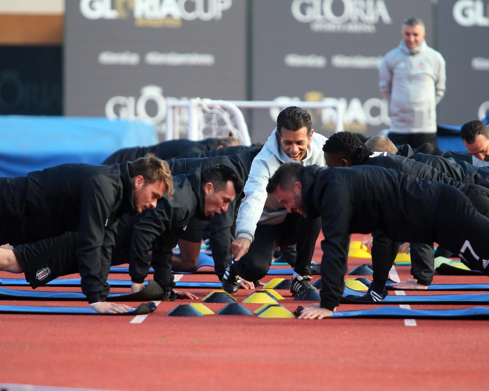 Beşiktaş'ın yeni transferi Mirin ilk antrenmana çıktı - Görsel 38