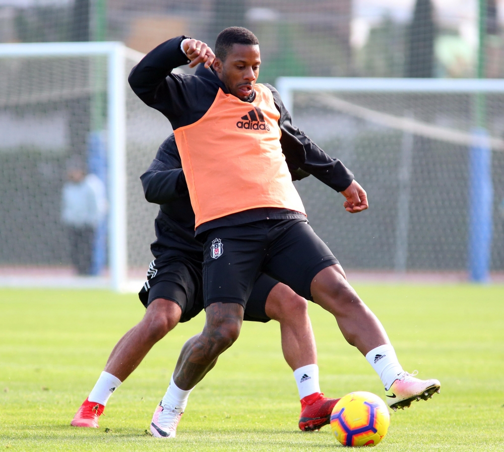 Beşiktaş'ın yeni transferi Mirin ilk antrenmana çıktı - Görsel 44