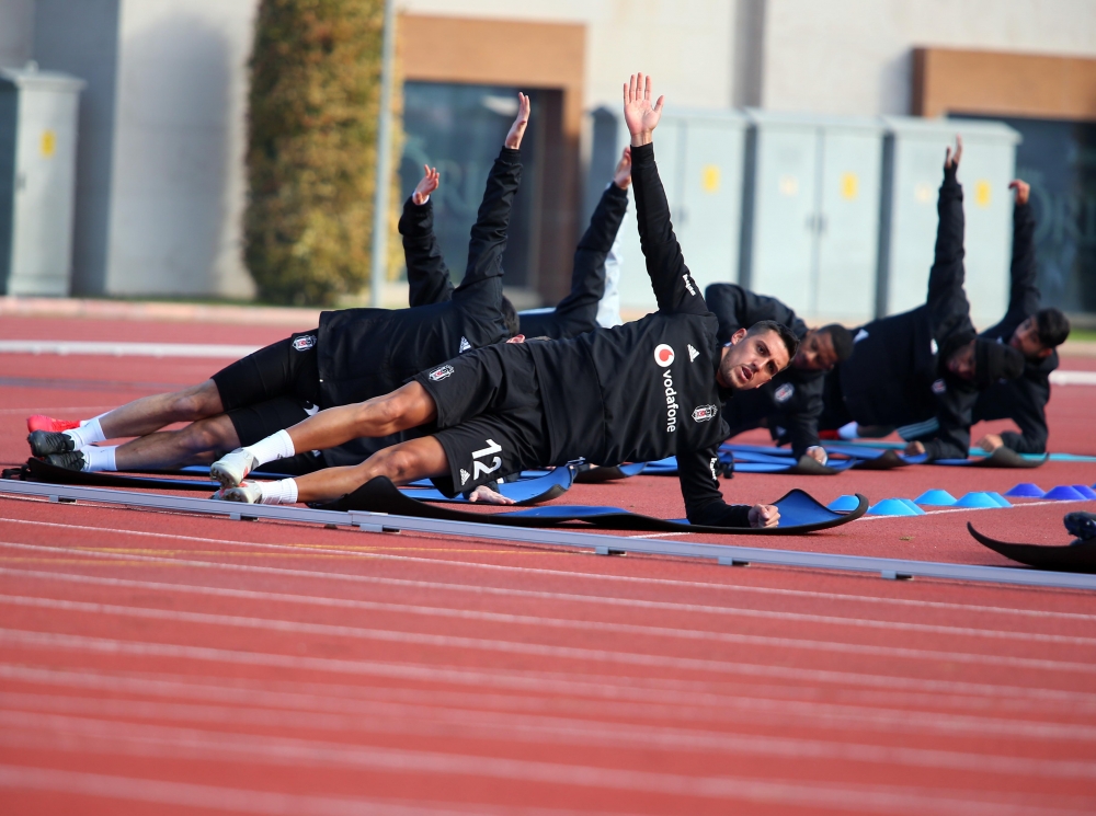 Beşiktaş'ın yeni transferi Mirin ilk antrenmana çıktı - Görsel 46