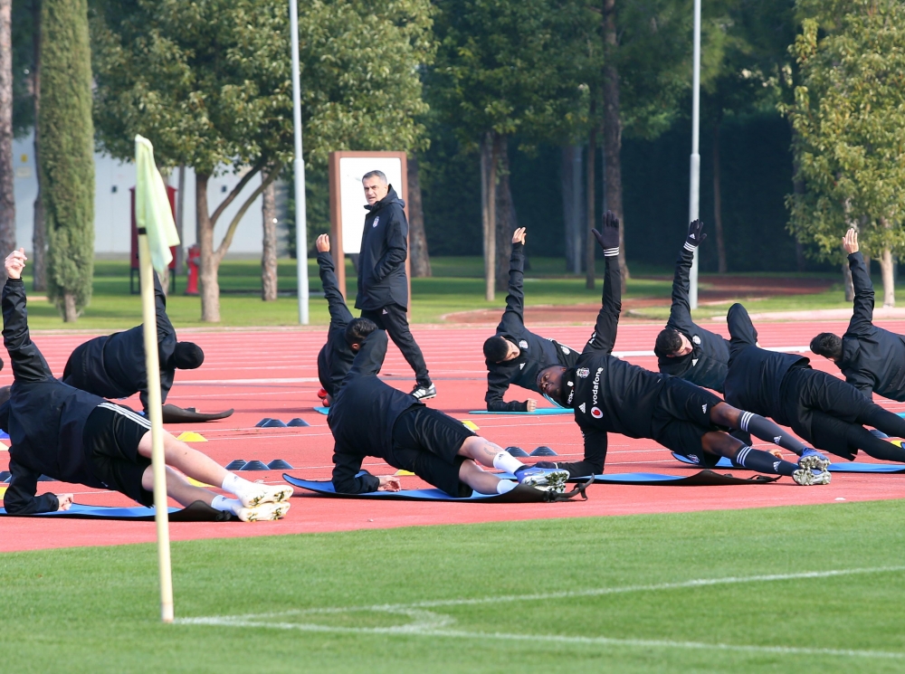 Beşiktaş'ın yeni transferi Mirin ilk antrenmana çıktı - Görsel 50