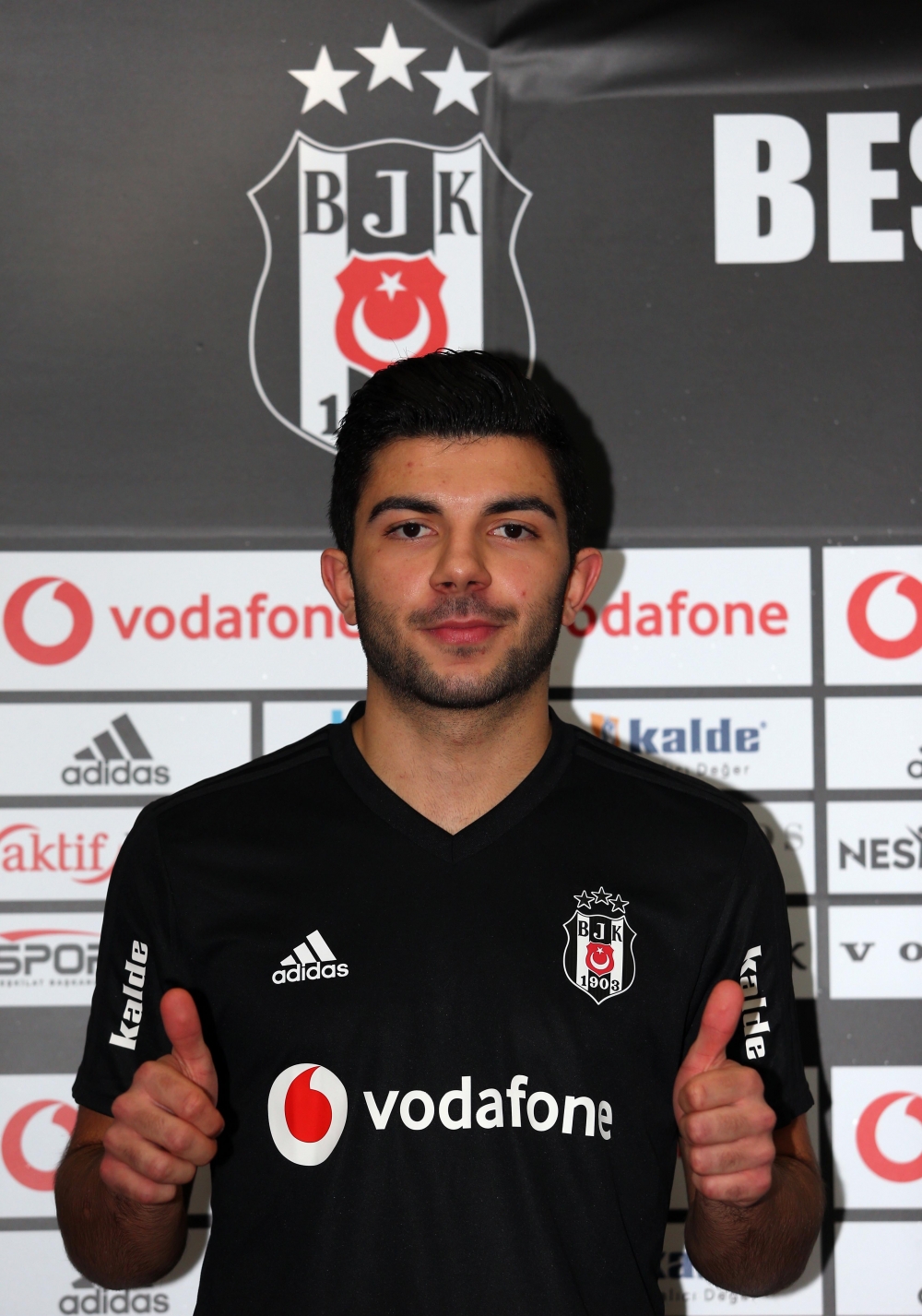 Muhayer Oktay, Beşiktaş'a imza attı - Görsel 5