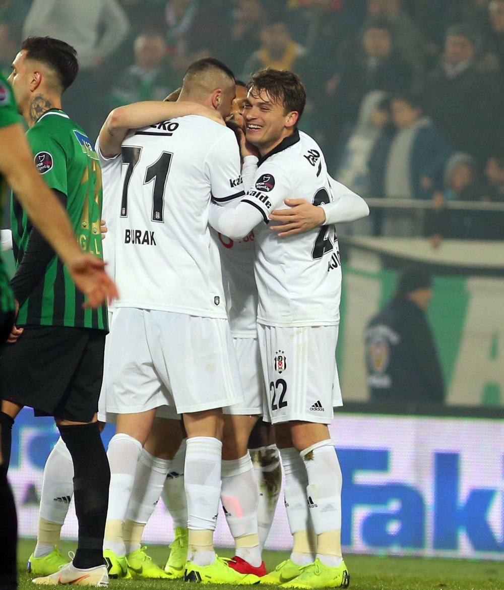 Akhisarspor - Beşiktaş maçının ilk yarısından kareler - Görsel 12