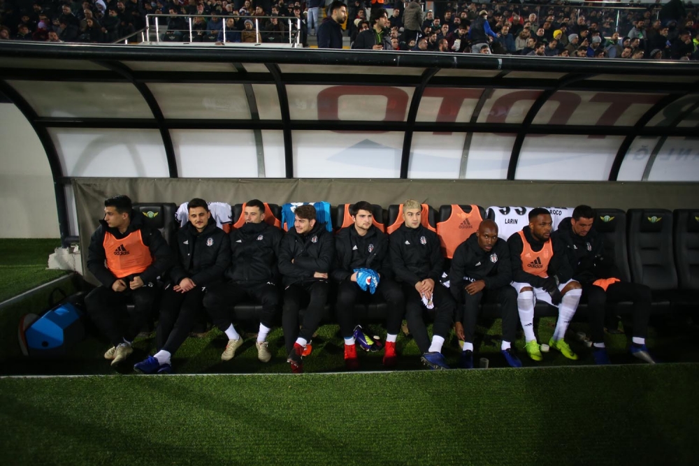 Akhisarspor - Beşiktaş maçının ilk yarısından kareler - Görsel 2