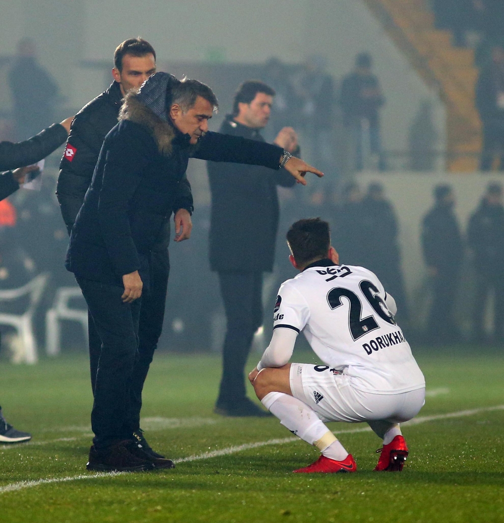 Akhisarspor - Beşiktaş maçının ilk yarısından kareler - Görsel 20