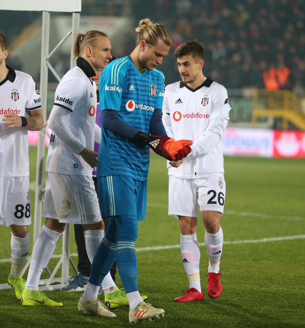 Akhisarspor - Beşiktaş maçının ilk yarısından kareler - Görsel 24