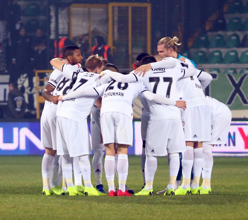 Akhisarspor - Beşiktaş maçının ilk yarısından kareler - Görsel 27