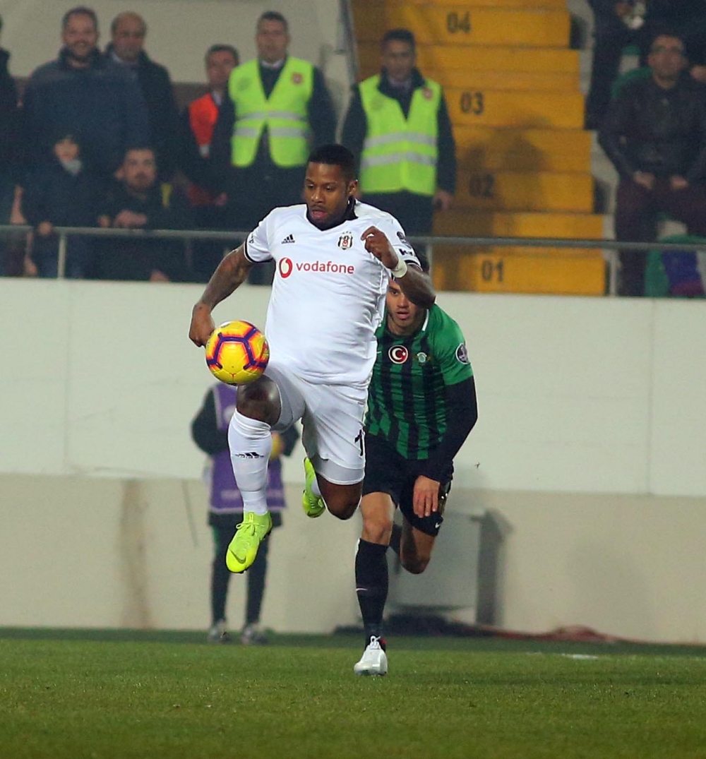 Akhisarspor - Beşiktaş maçının ilk yarısından kareler - Görsel 34