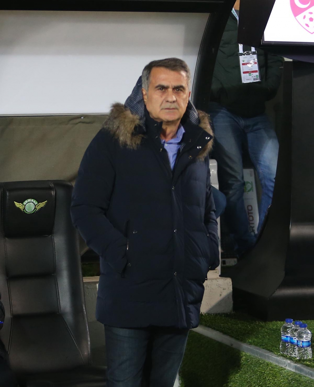 Akhisarspor - Beşiktaş maçının ilk yarısından kareler - Görsel 5