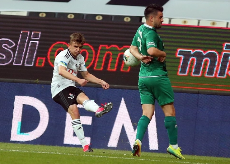 Beşiktaş-Konyaspor maçının ardından spor yazarlarının görüşleri: "Beşiktaş; üstündeki takımların peşini bırakmıyor, korku salıyor" - Görsel 2