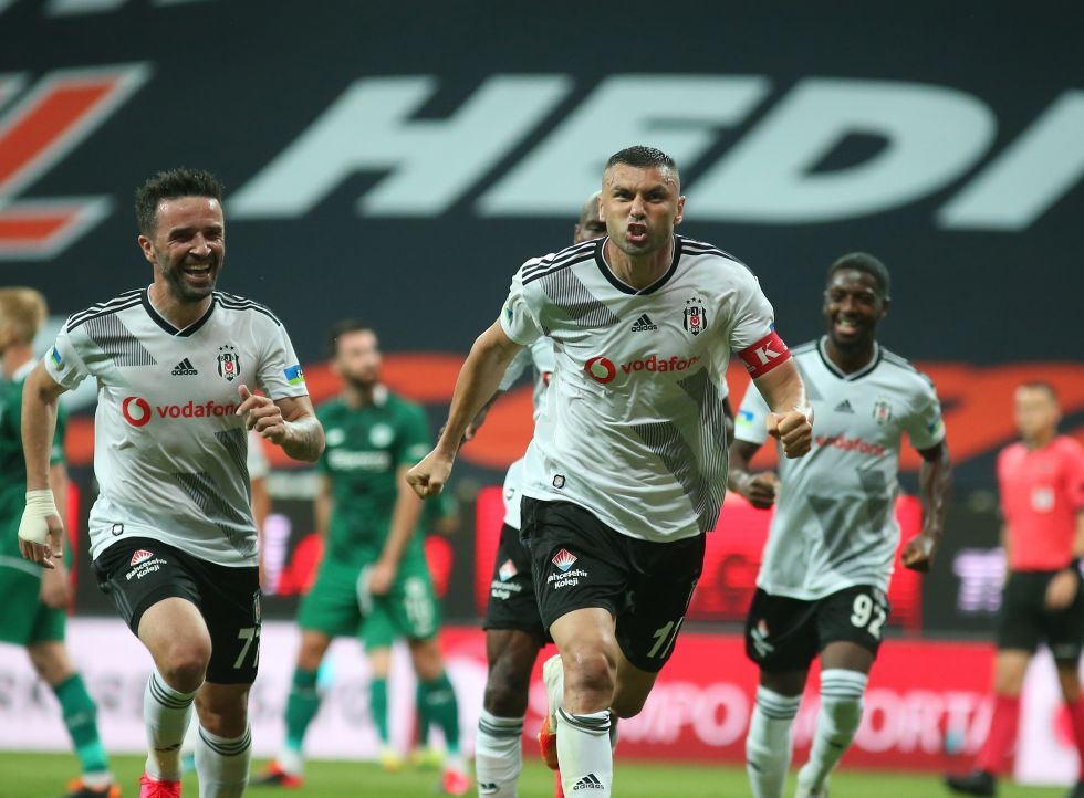 Beşiktaş-Konyaspor maçının ardından spor yazarlarının görüşleri: "Beşiktaş; üstündeki takımların peşini bırakmıyor, korku salıyor" - Görsel 3