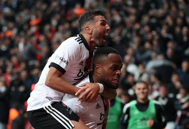 Beşiktaş'ın galibiyeti hakkında yazılmış 9 köşe yazısı... "Futbolda orta sahan kadar takımsındır" - Görsel 1