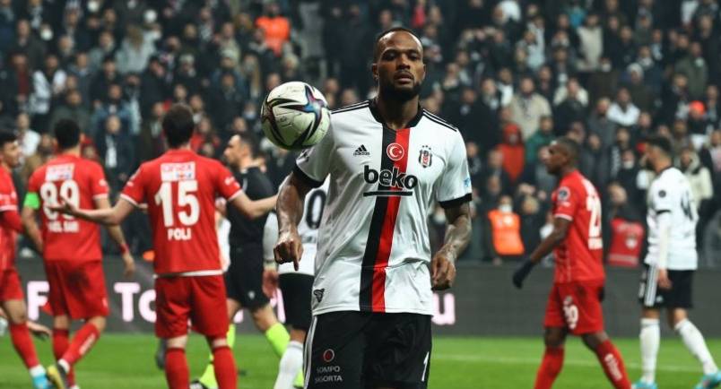 Spor yazarları Beşiktaş için ne dedi? "Karaveli'nin macera arayışları" - Görsel 6