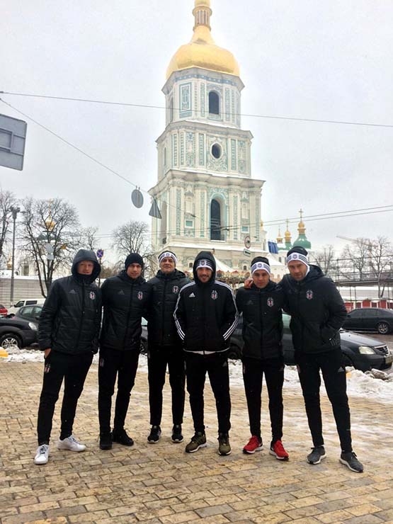 Futbolcuların Kiev yürüyüşünden kareler - Görsel 2