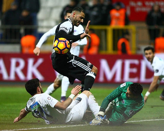 Kasımpaşa-Beşiktaş maçından kareler - Görsel 8