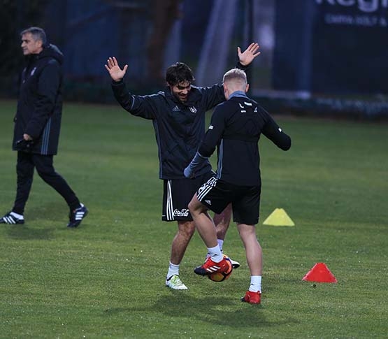 Beşiktaş Kampta | Ryan Babel'in ilk antrenmanından kareler - Görsel 2