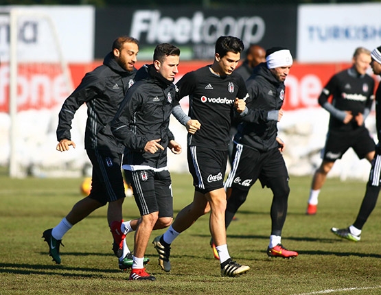 Beşiktaş'ın bugünkü antrenmanından kareler - Görsel 10