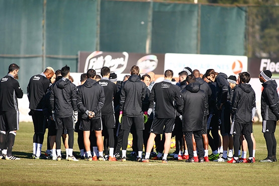 Beşiktaş'ın bugünkü antrenmanından kareler - Görsel 11