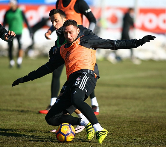 Beşiktaş'ın bugünkü antrenmanından kareler - Görsel 14