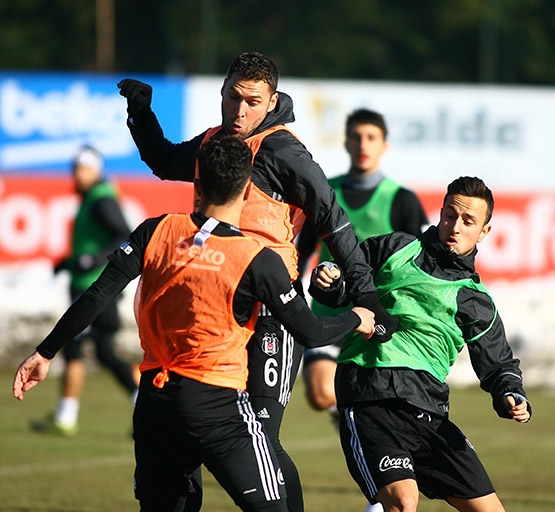 Beşiktaş'ın bugünkü antrenmanından kareler - Görsel 4