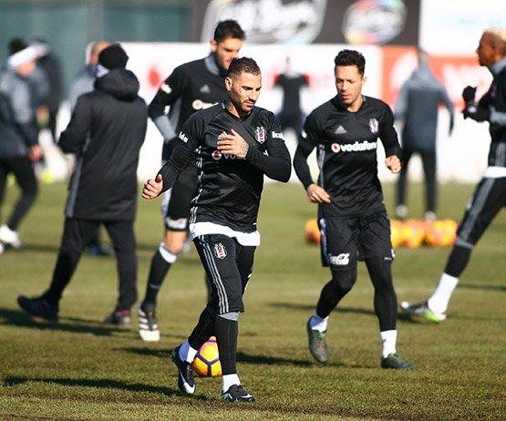 Beşiktaş'ın bugünkü antrenmanından kareler - Görsel 5