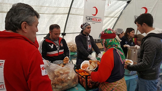 Beşiktaş'tan depremzedelere yardım eli - Görsel 1