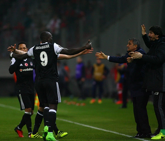 İşte Olympiakos - Beşiktaş maçından kareler - Görsel 1