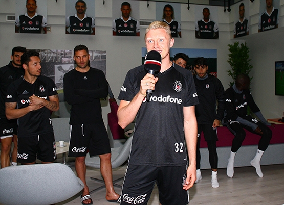 Beck'in doğum günü kutlamasından kareler - Görsel 6