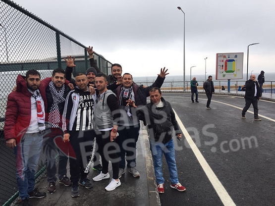 Trabzon'da kapılar açıldı! Beşiktaş taraftarı içeri giriyor - Görsel 3