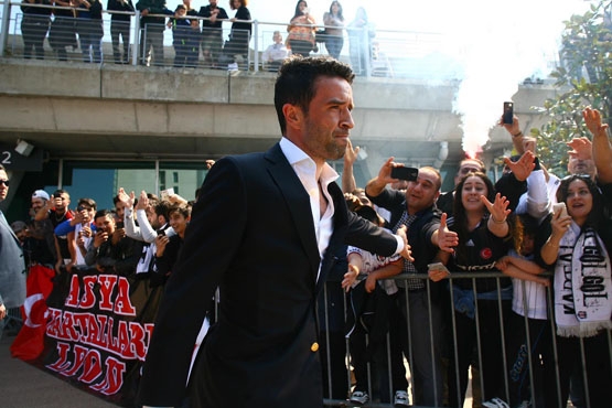 Beşiktaş Lyon'da böyle karşılandı - Görsel 4