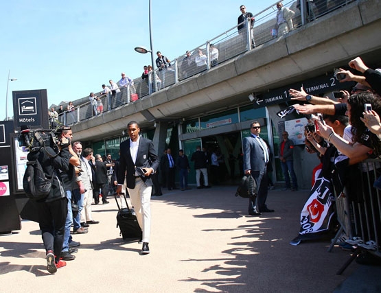 Beşiktaş Lyon'da böyle karşılandı - Görsel 7
