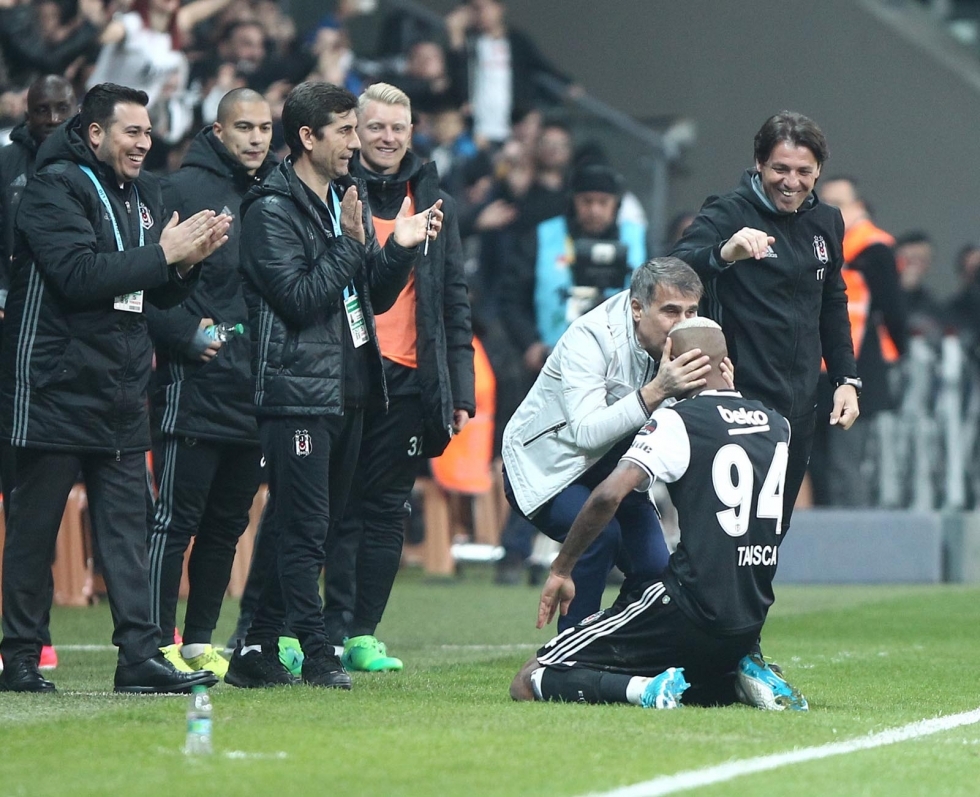 Vodafone Arena'daki unutulmaz gol sevinçleri - Görsel 8