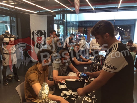 Potanın Kartalları taraftarla buluştu - Görsel 3