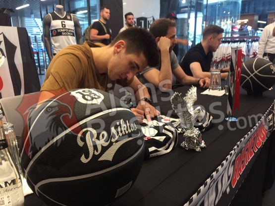 Potanın Kartalları taraftarla buluştu - Görsel 7