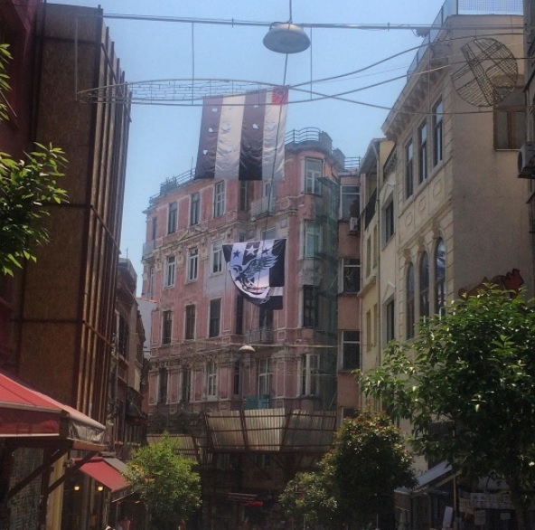 FOTO GALERİ | Beşiktaş bayrakları Türkiye'yi süslüyor - Görsel 32