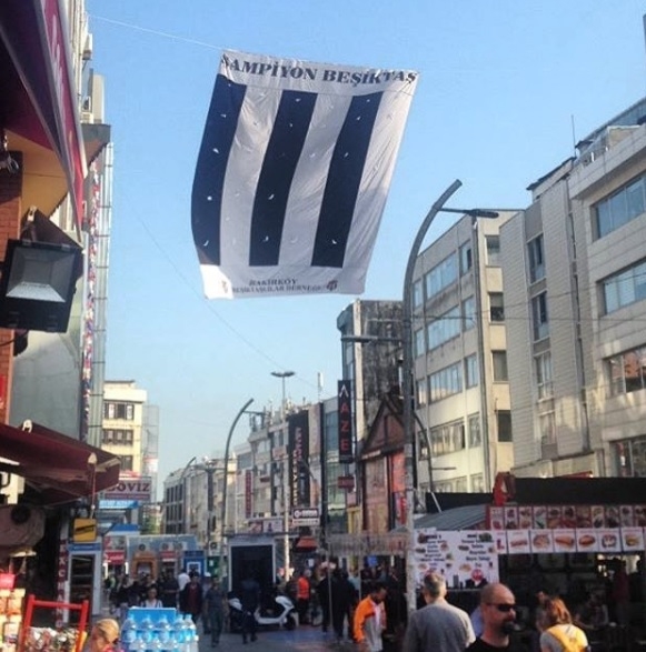 FOTO GALERİ | Beşiktaş bayrakları Türkiye'yi süslüyor - Görsel 37