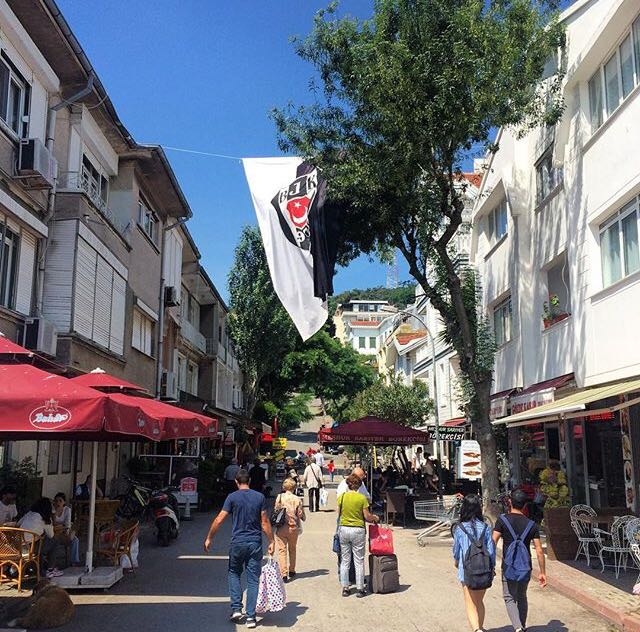 FOTO GALERİ | Beşiktaş bayrakları Türkiye'yi süslüyor - Görsel 62