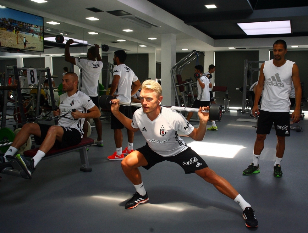 Beşiktaş salonda çalıştı... İşte antrenmandan kareler! - Görsel 2