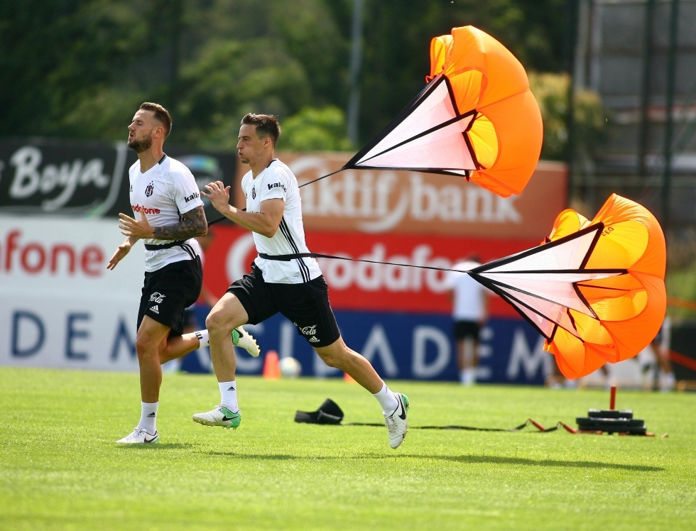 Beşiktaş paraşüt taktı! - Görsel 12