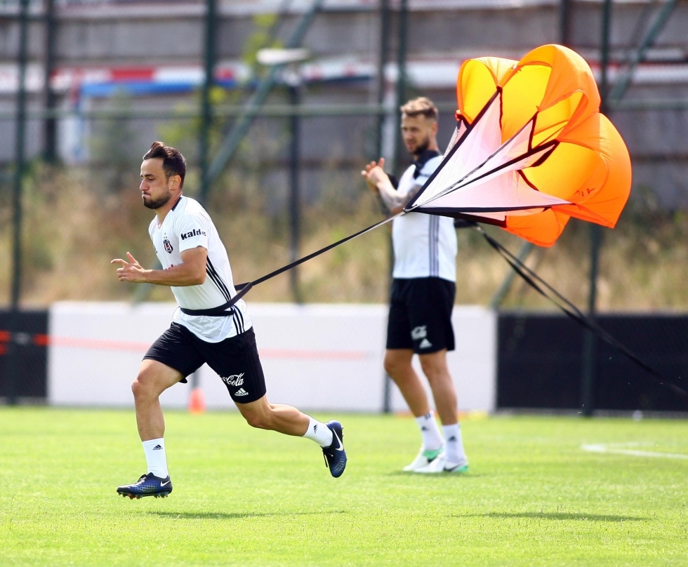 Beşiktaş paraşüt taktı! - Görsel 8