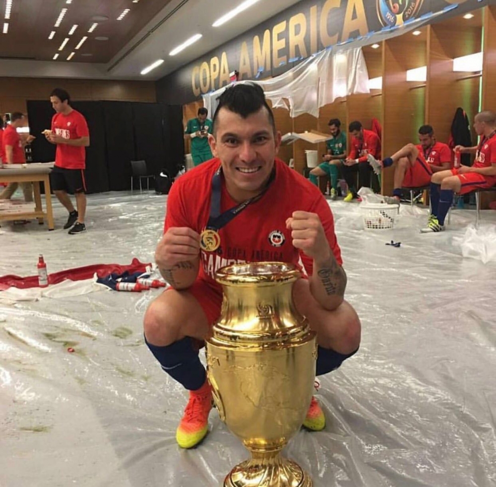 Medel'in, Şili'de bir kahraman olduğunu gösteren 83 kare! - Görsel 52