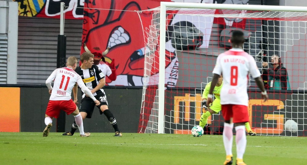 Leipzig'in Gladbach ile berabere kaldığı mücadeleden 16 kare - Görsel 9