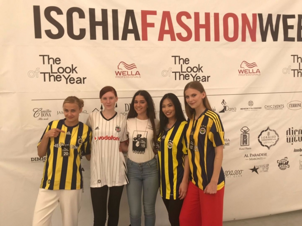 Beşiktaş ve Fenerbahçe formalı güzeller İtalya'yı salladı - Görsel 3