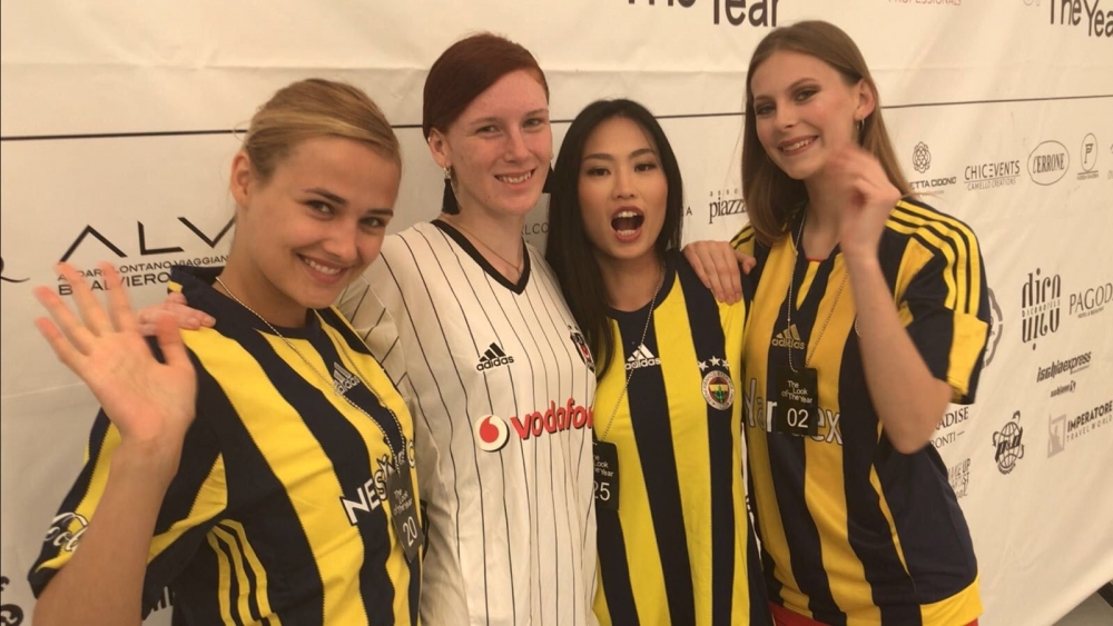 Beşiktaş ve Fenerbahçe formalı güzeller İtalya'yı salladı - Görsel 8