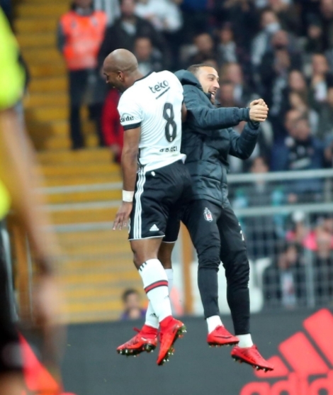 Cenk ve Babel'den klasikleşen gol sevinci! İşte o anlar... - Görsel 4