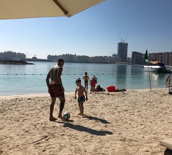 Dubai kumsallarında, Portekizli bir yıldız  - Görsel 6