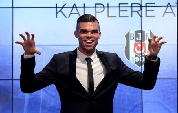 Beşiktaş, Vida’nın sözleşme süresini açıkladı. Peki diğer stoperlerin sözleşmeleri ne zaman bitiyor? - Görsel 2