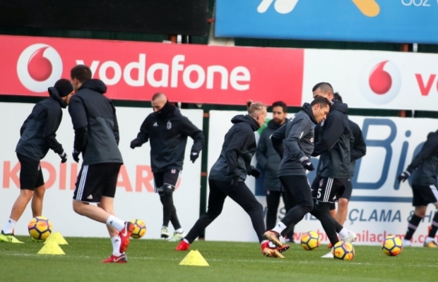 Larin’in Beşiktaş antrenmanında ilk görüntüleri - Görsel 10