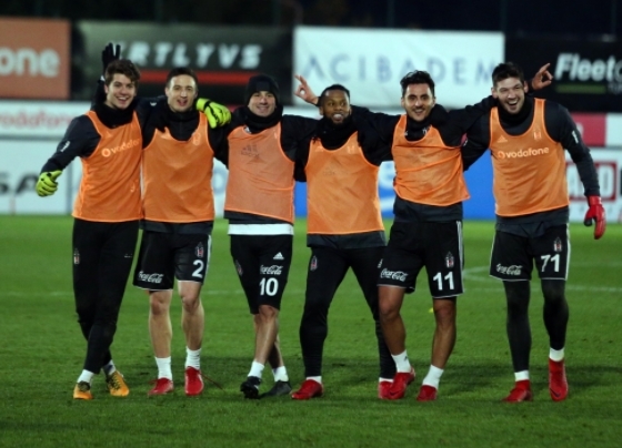 Larin’in Beşiktaş antrenmanında ilk görüntüleri - Görsel 13