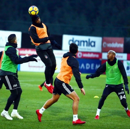 Larin’in Beşiktaş antrenmanında ilk görüntüleri - Görsel 8